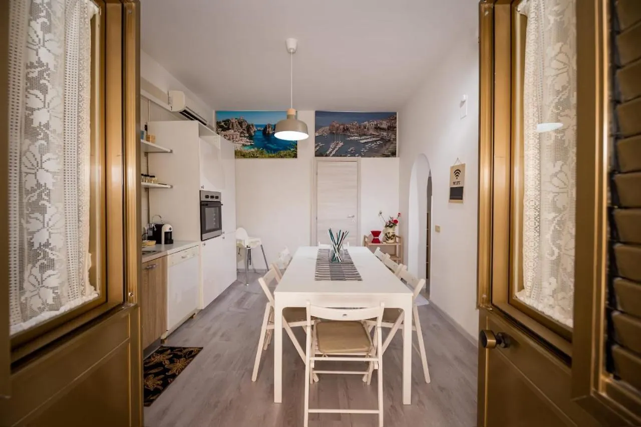 Holiday home The House In The Bay Villa Castellammare del Golfo